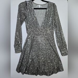 NEW, EMERALD SUNDAE Elegant Silver Sequin Dress.Size S